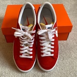 Nike blazer red